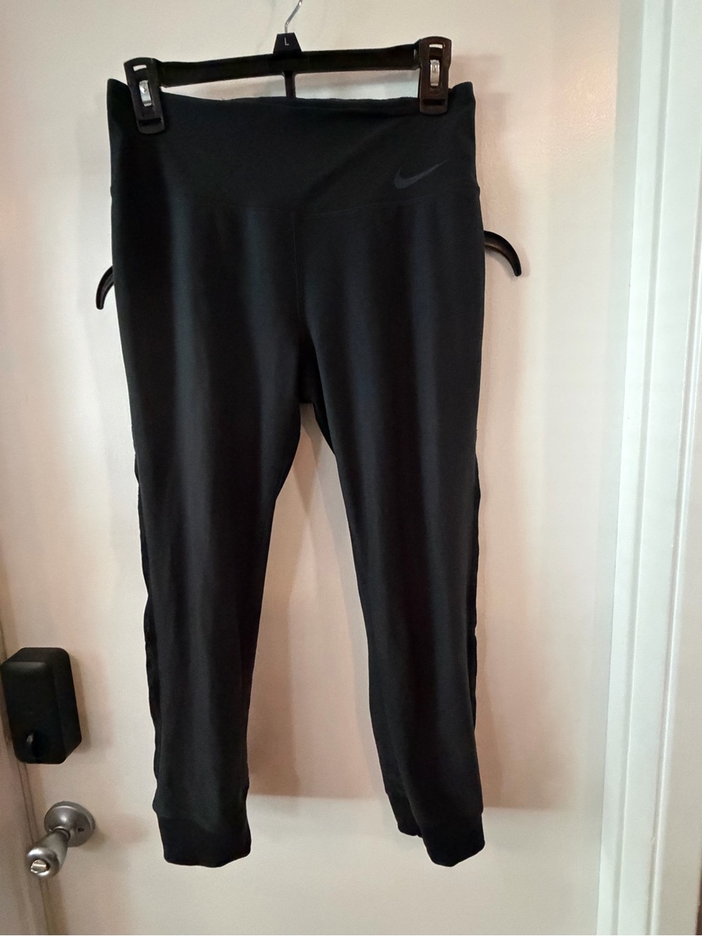 Nike Black Girls' Performance Leggings with Subtle Swoosh